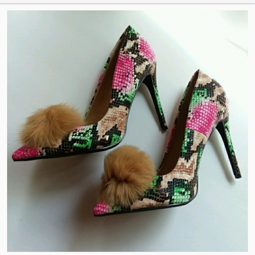 Privileged by J.C Dossier playboy pumps - Picture 4 of 6